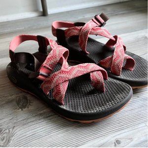 chacos!